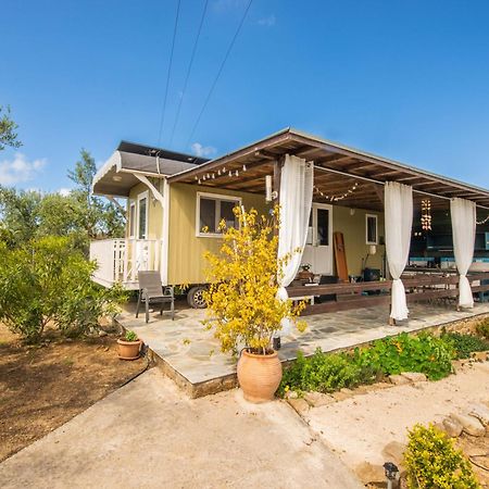 Hakuna Matata Holidays Wooden Lodge With Airco & Pool In Greek Olive Grove Methoni  Bagian luar foto