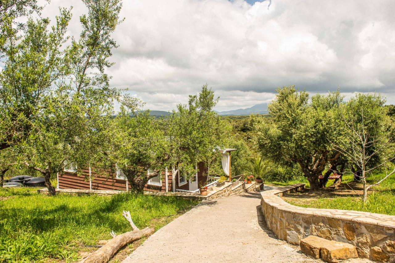 Hakuna Matata Holidays Wooden Lodge With Airco & Pool In Greek Olive Grove Methoni  Bagian luar foto