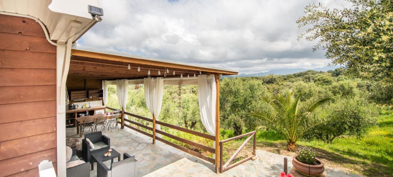 Hakuna Matata Holidays Wooden Lodge With Airco & Pool In Greek Olive Grove Methoni  Bagian luar foto
