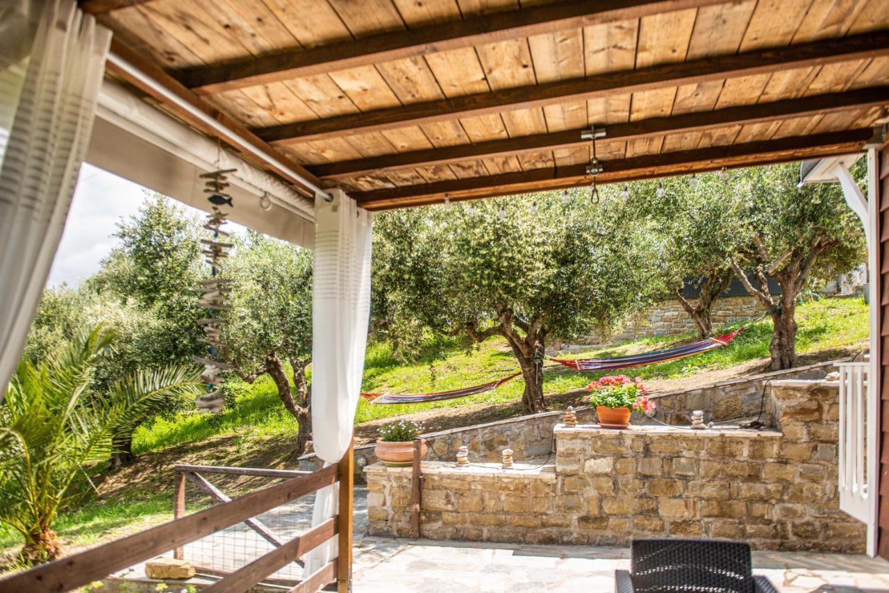 Hakuna Matata Holidays Wooden Lodge With Airco & Pool In Greek Olive Grove Methoni  Bagian luar foto