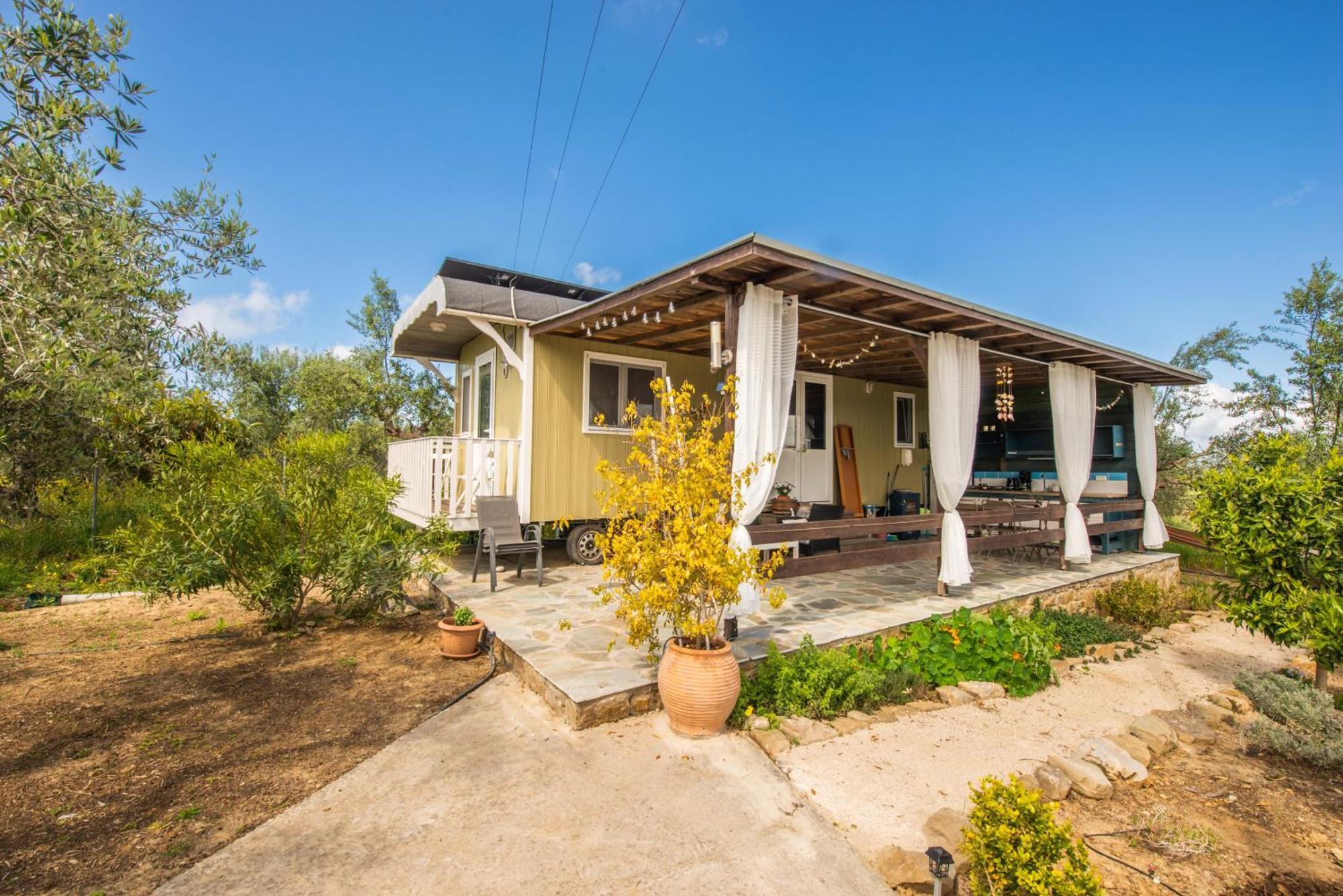 Hakuna Matata Holidays Wooden Lodge With Airco & Pool In Greek Olive Grove Methoni  Bagian luar foto
